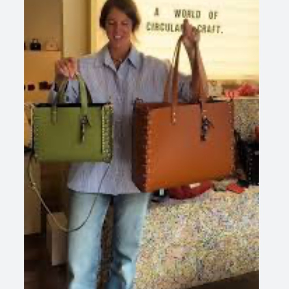 COACHTOPIA 🤎 Coach large Brown Amber Leather river lace up Tote Bag w/ Pouch NWT - Picture 8 of 16